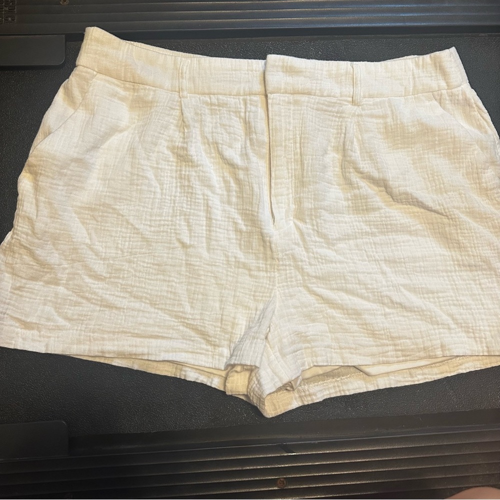Women's White Linen Shorts Ninewest